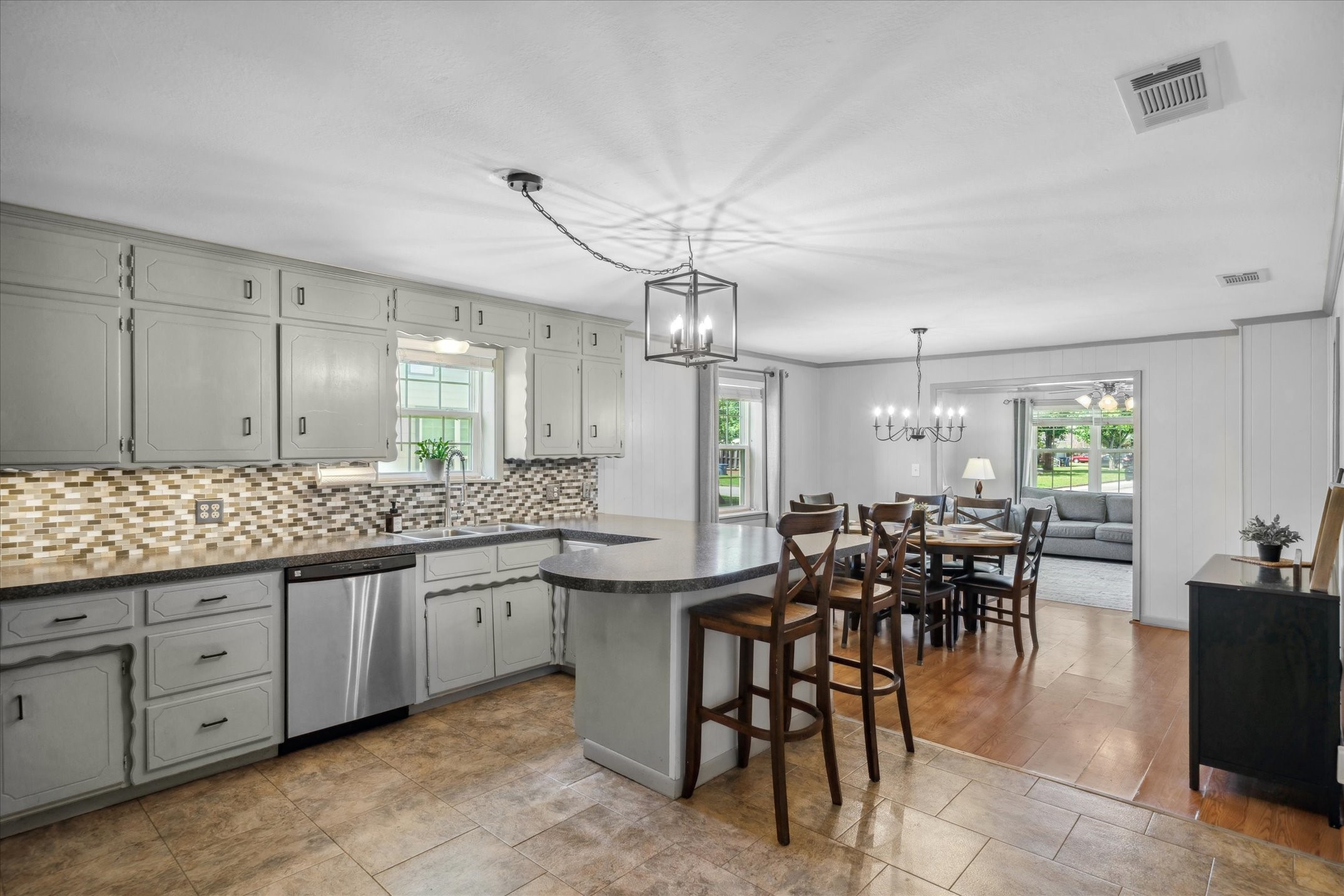 809 S Prairieville Street Athens TX 75751