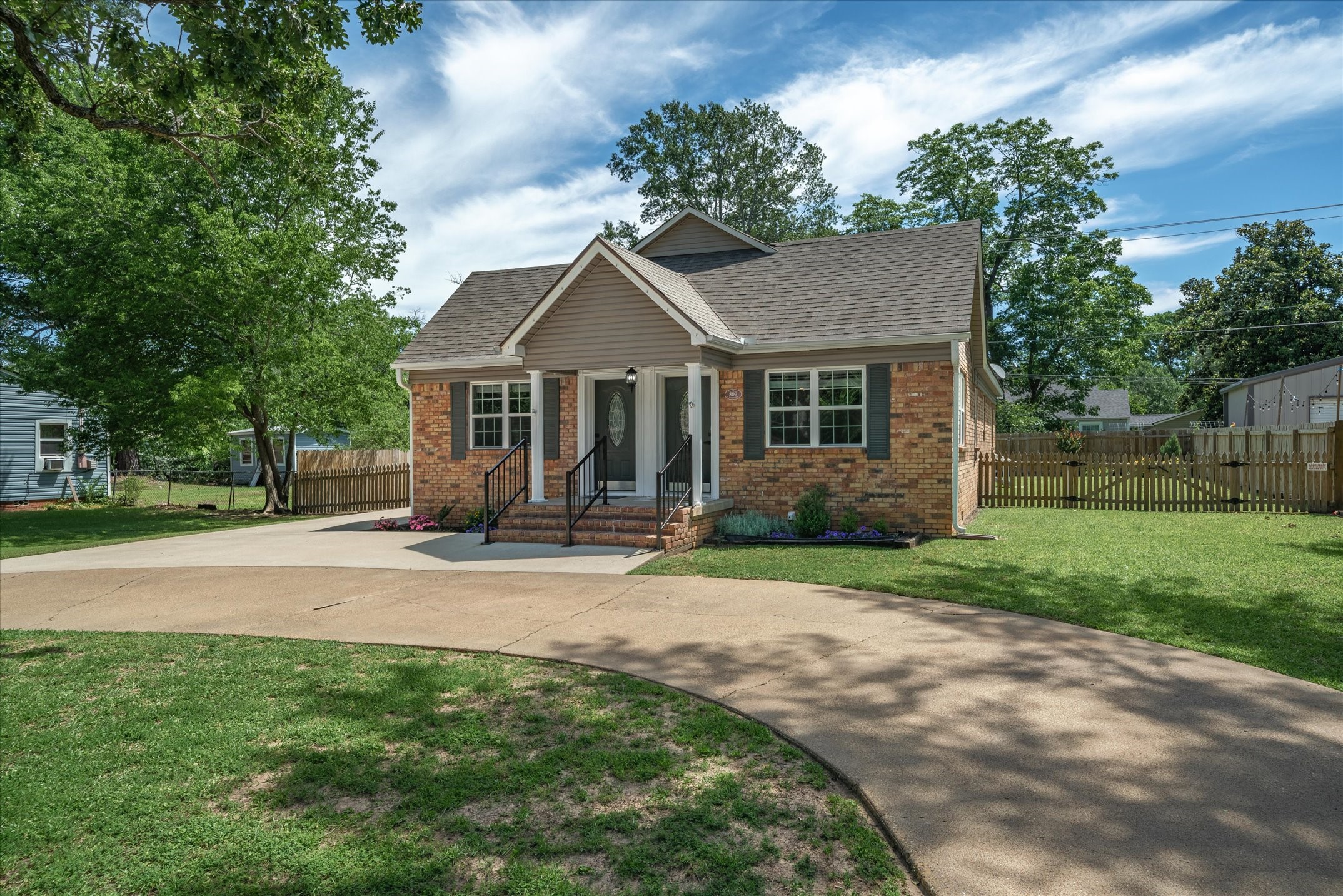 809 S Prairieville Street Athens TX 75751