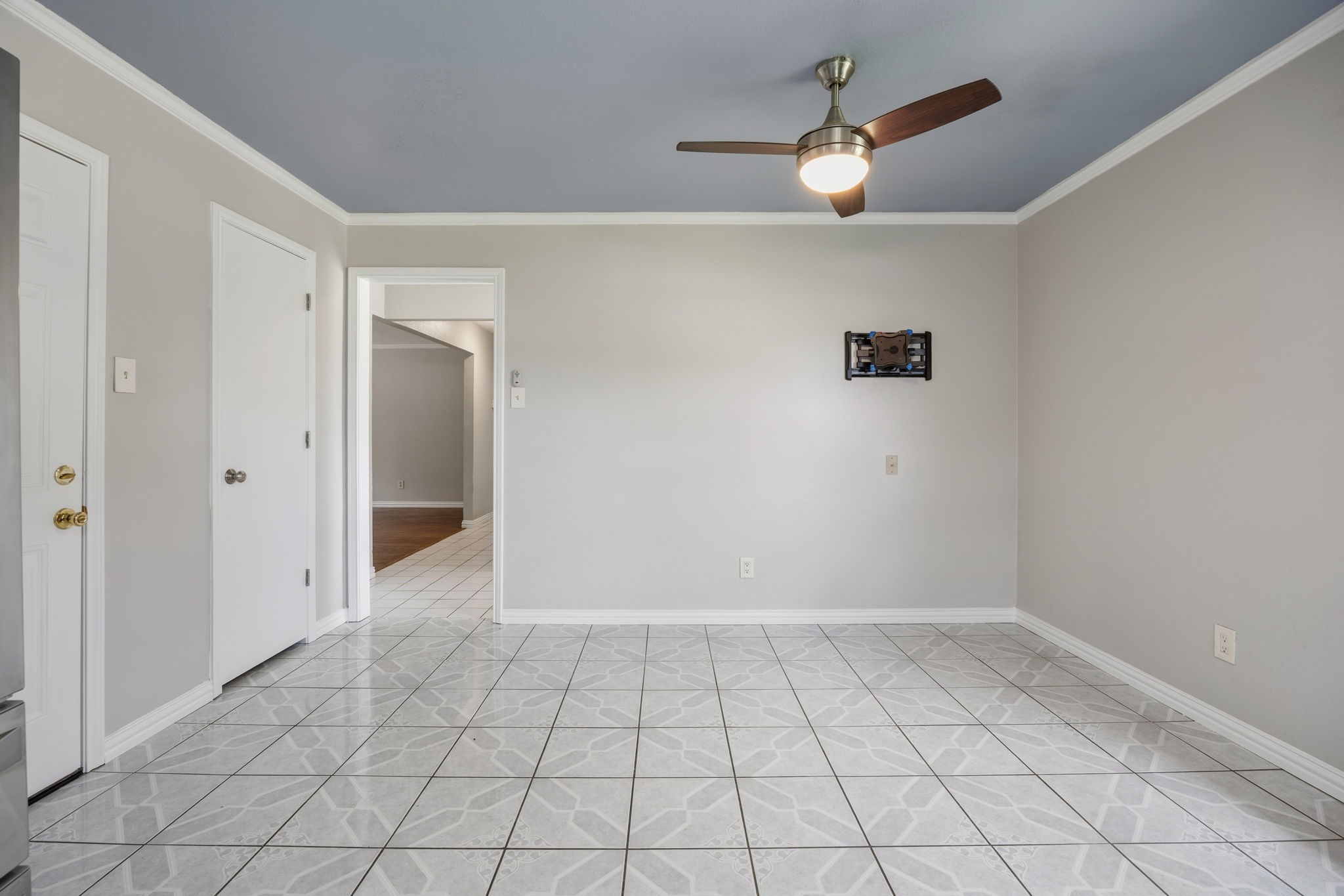 119 N Beltwoods Drive Desoto TX 75115