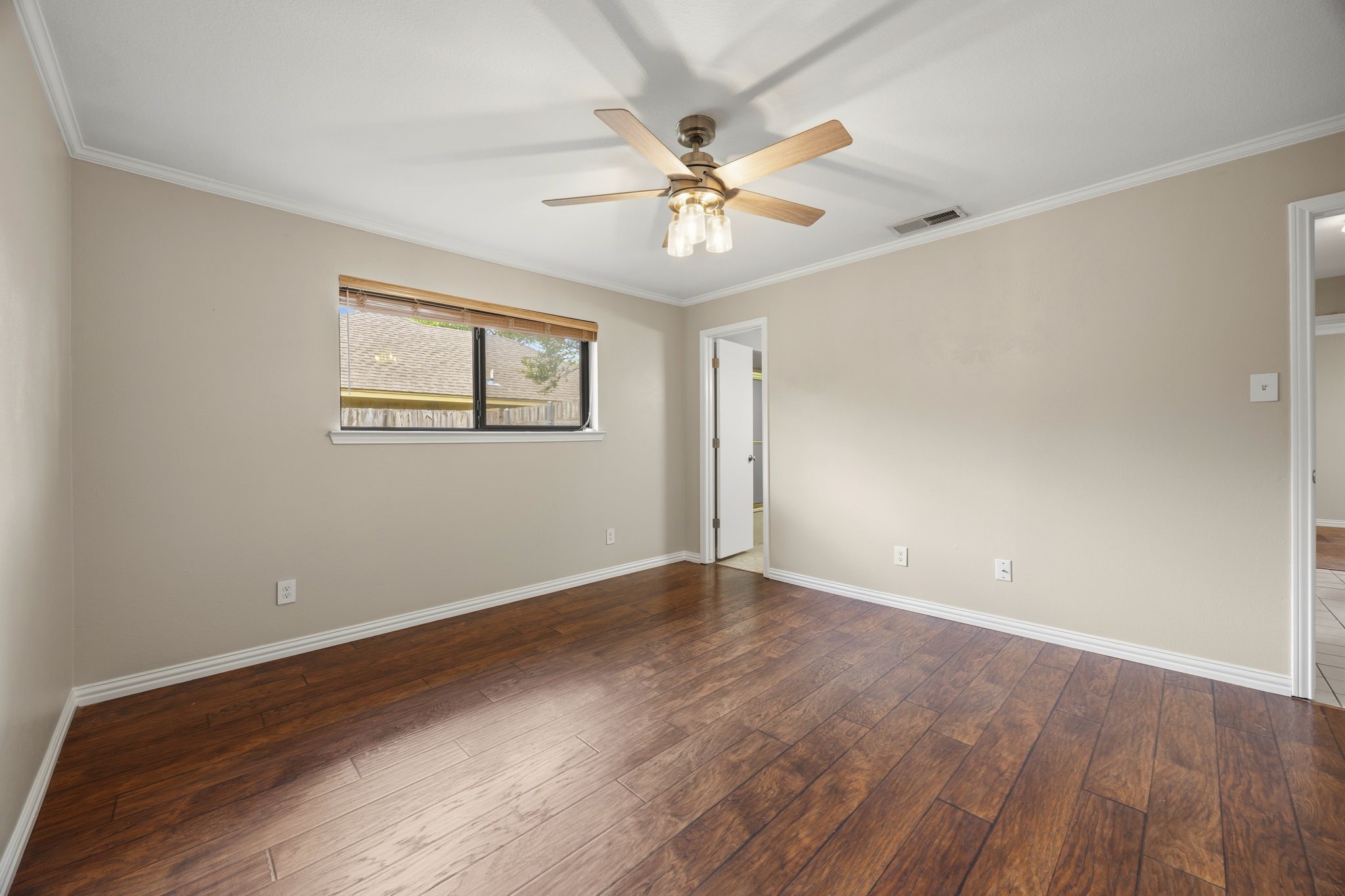 119 N Beltwoods Drive Desoto TX 75115