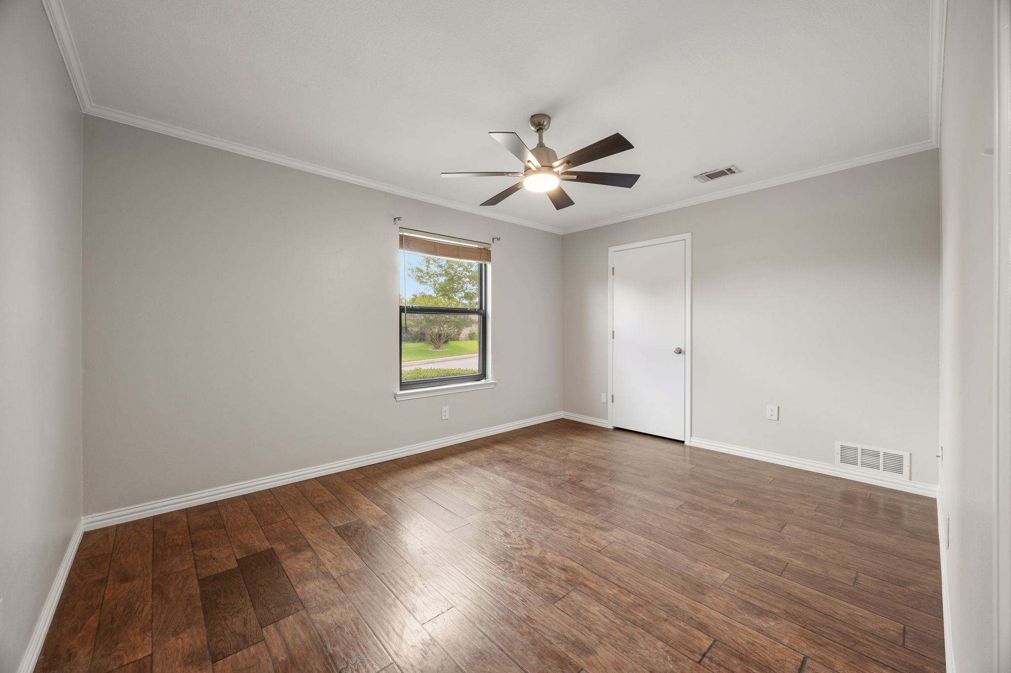 119 N Beltwoods Drive Desoto TX 75115