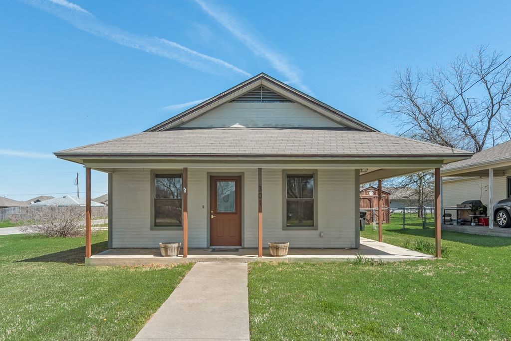 301 Lipscomb Street Cleburne TX 76031