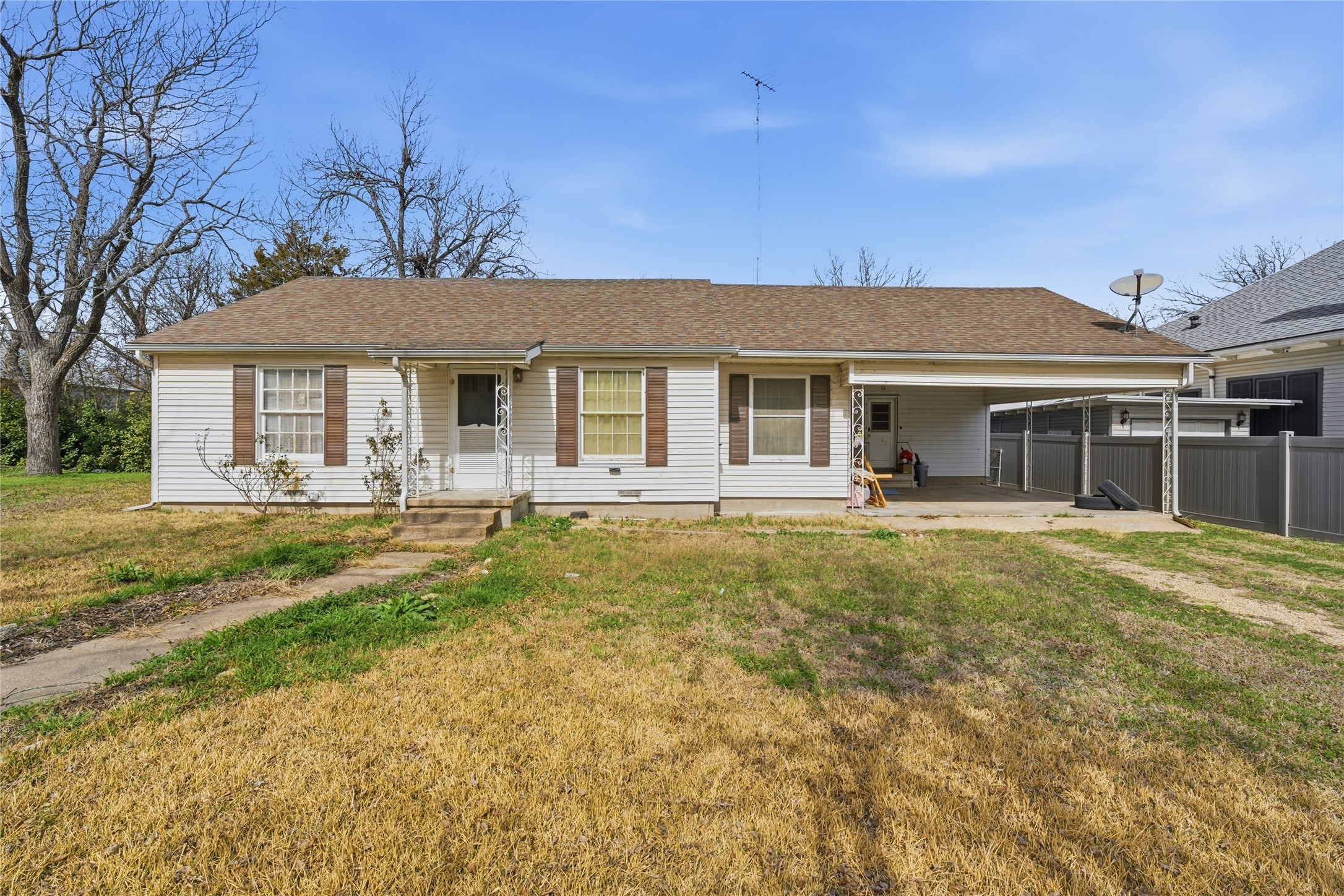 1109 E Mclennan Avenue Mart TX 76664