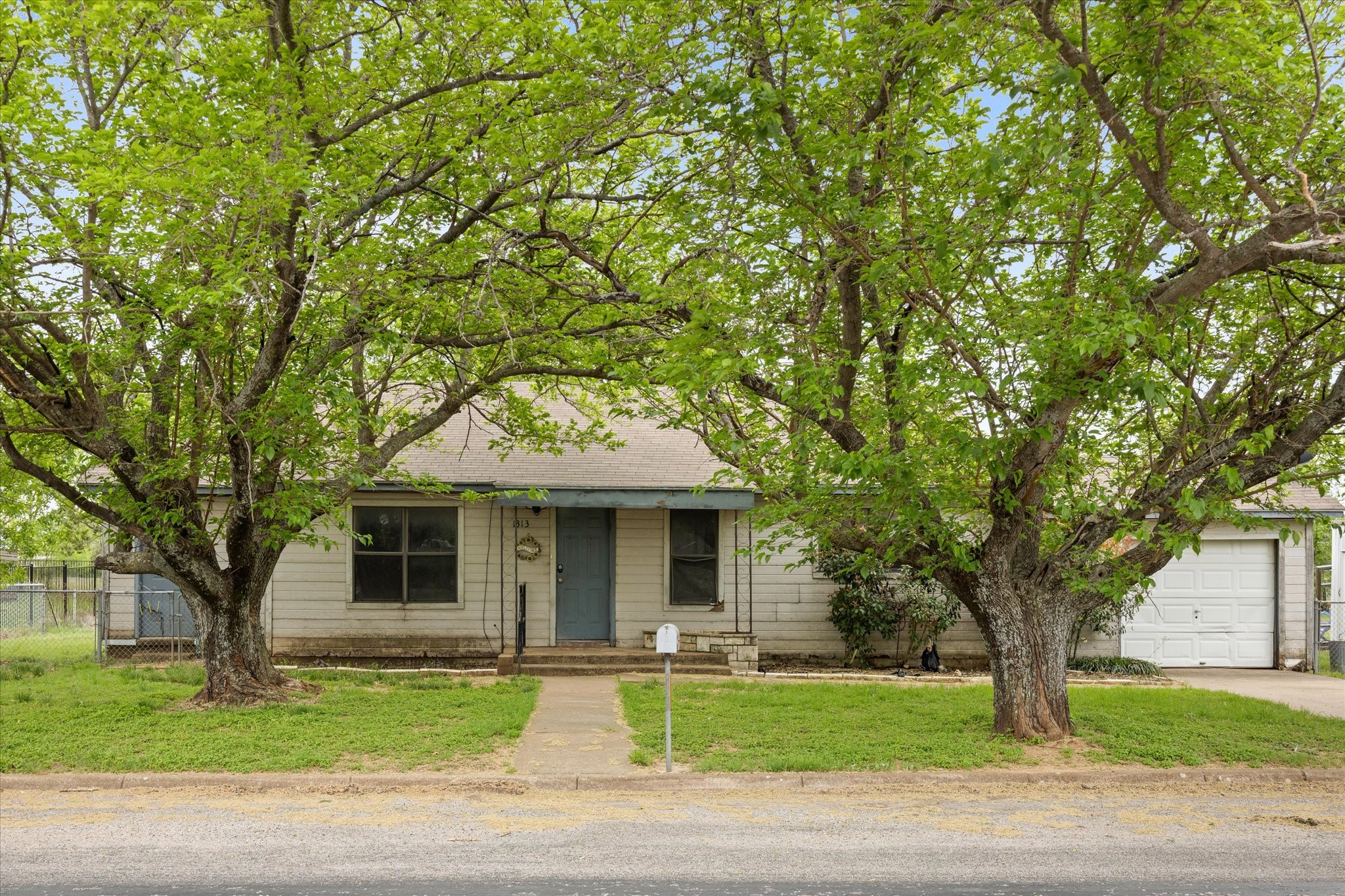 1313 Lipan Highway Granbury TX 76048