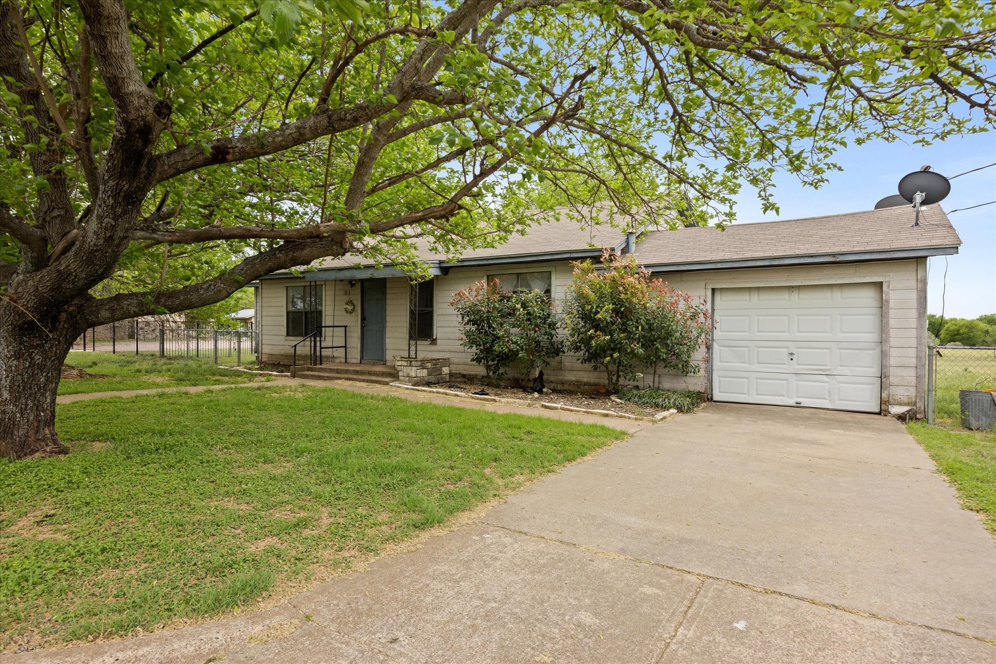 1313 Lipan Highway Granbury TX 76048