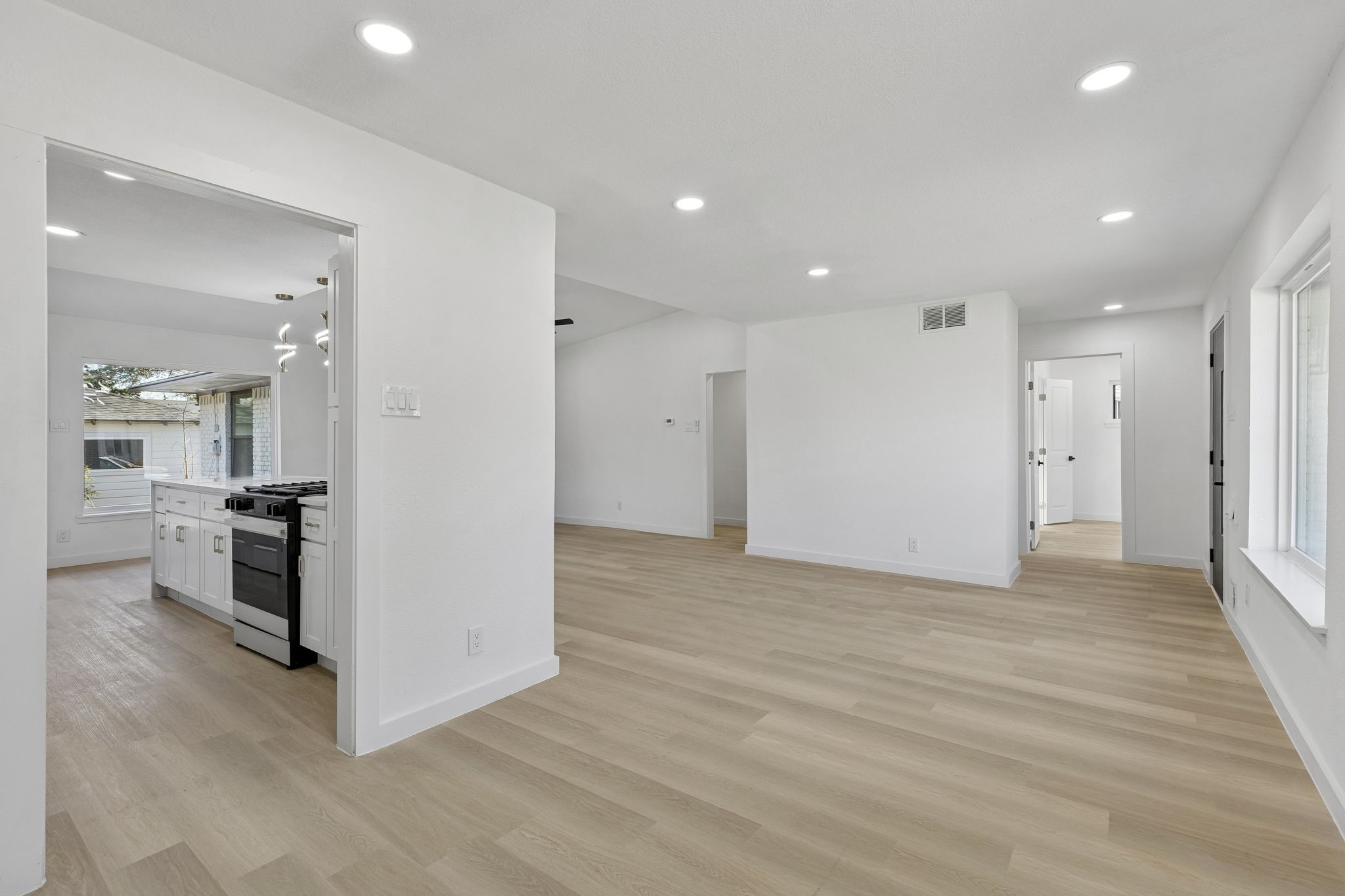 6858 Freemont Street Dallas TX 75231
