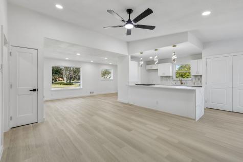 6858 Freemont Street Dallas TX 75231