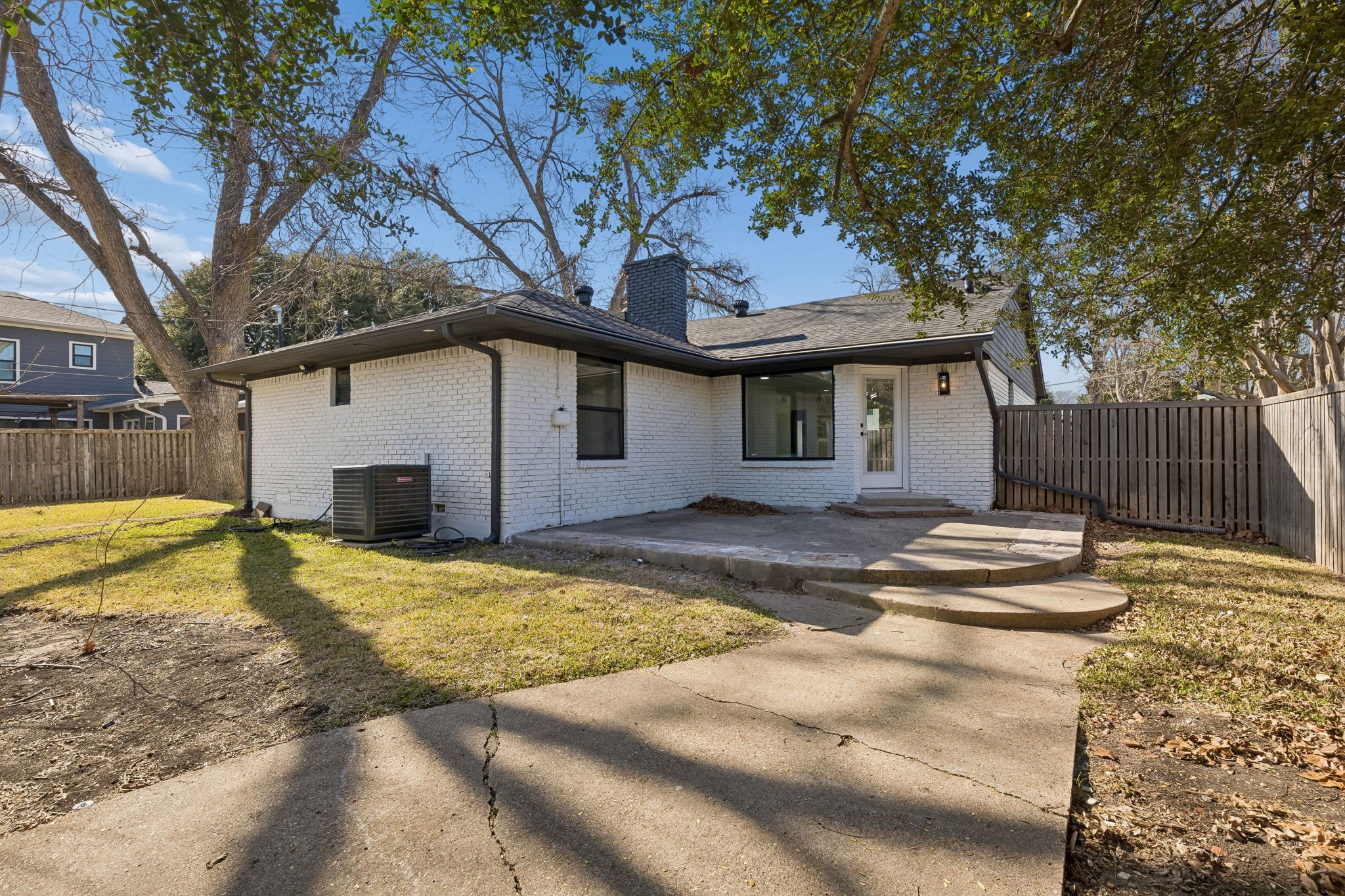6858 Freemont Street Dallas TX 75231