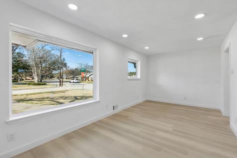 6858 Freemont Street Dallas TX 75231