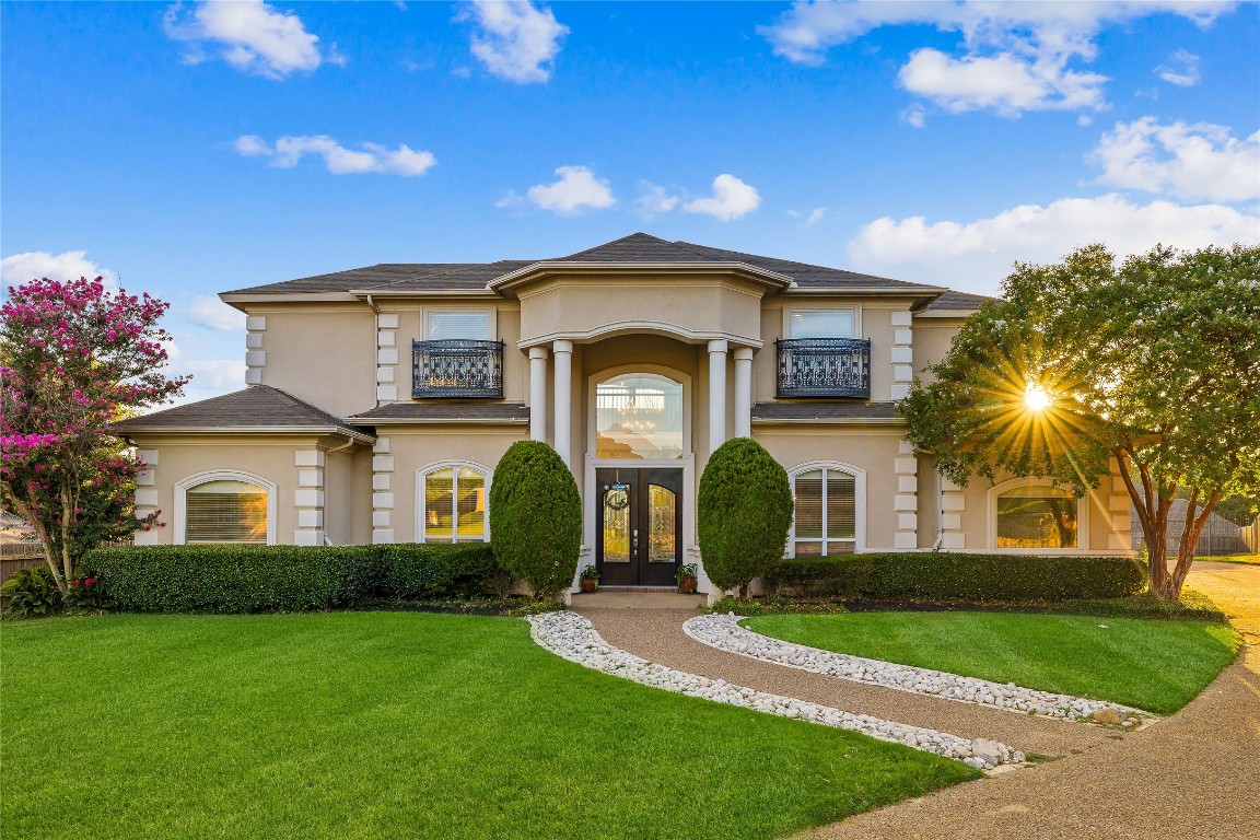 4004 Harvestwood Court Grapevine TX 76051