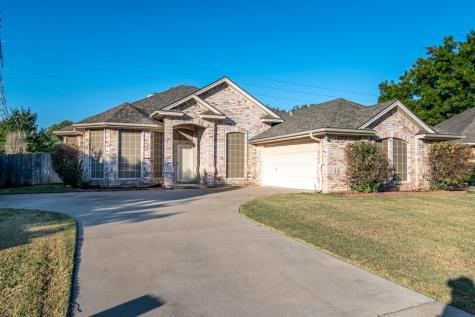 8239 Meadowside Drive Benbrook TX 76116