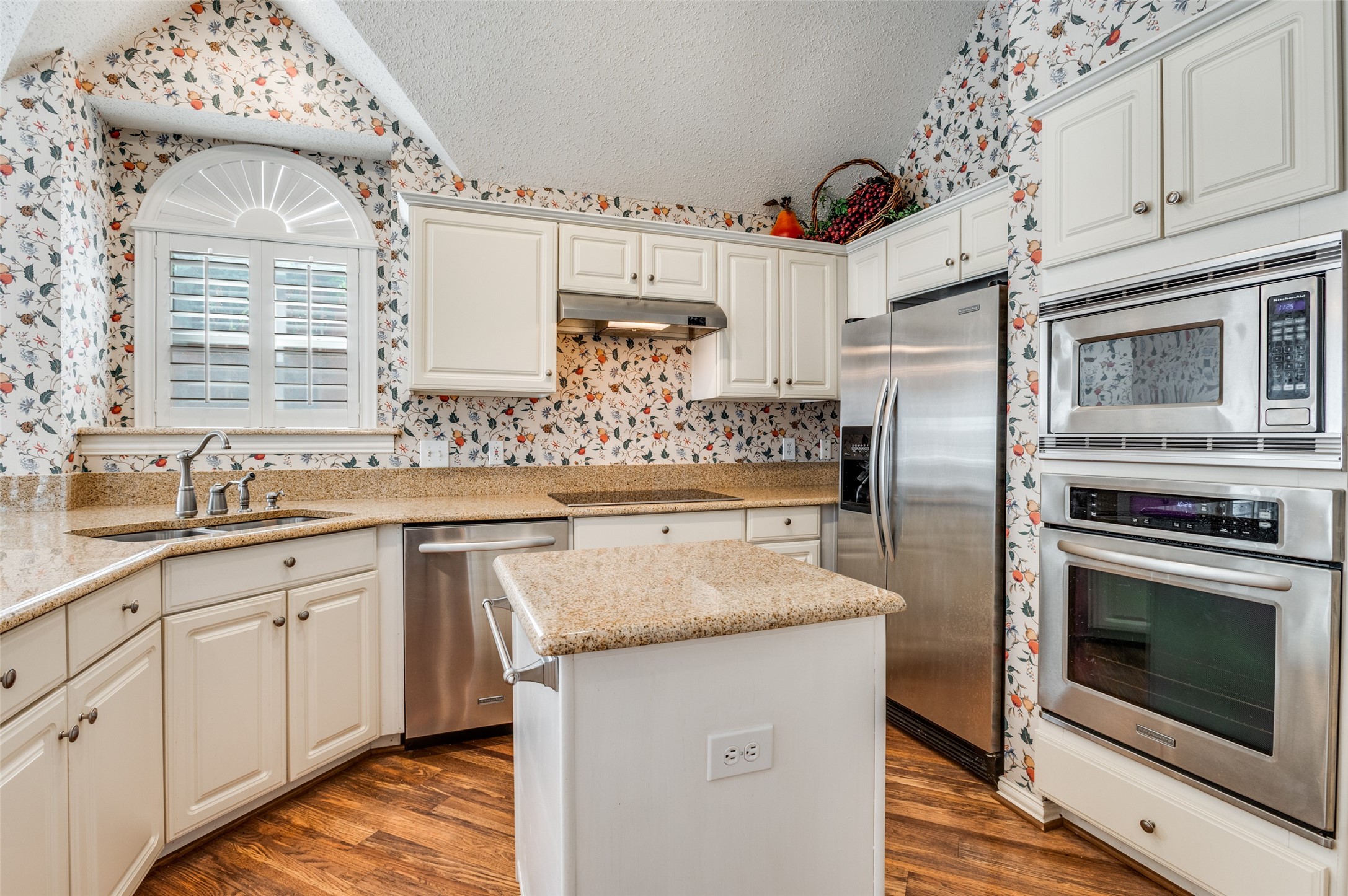 14596 Blueberry Court Addison TX 75001