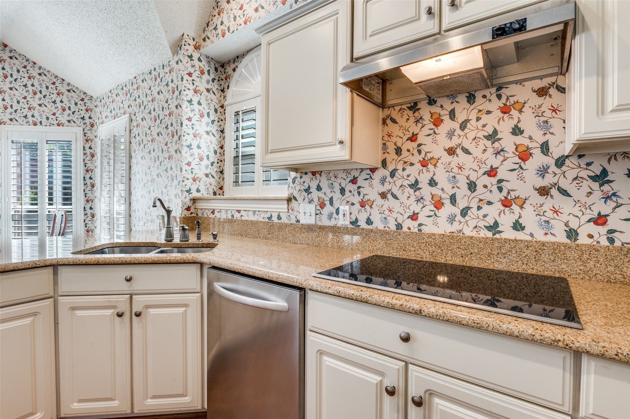 14596 Blueberry Court Addison TX 75001