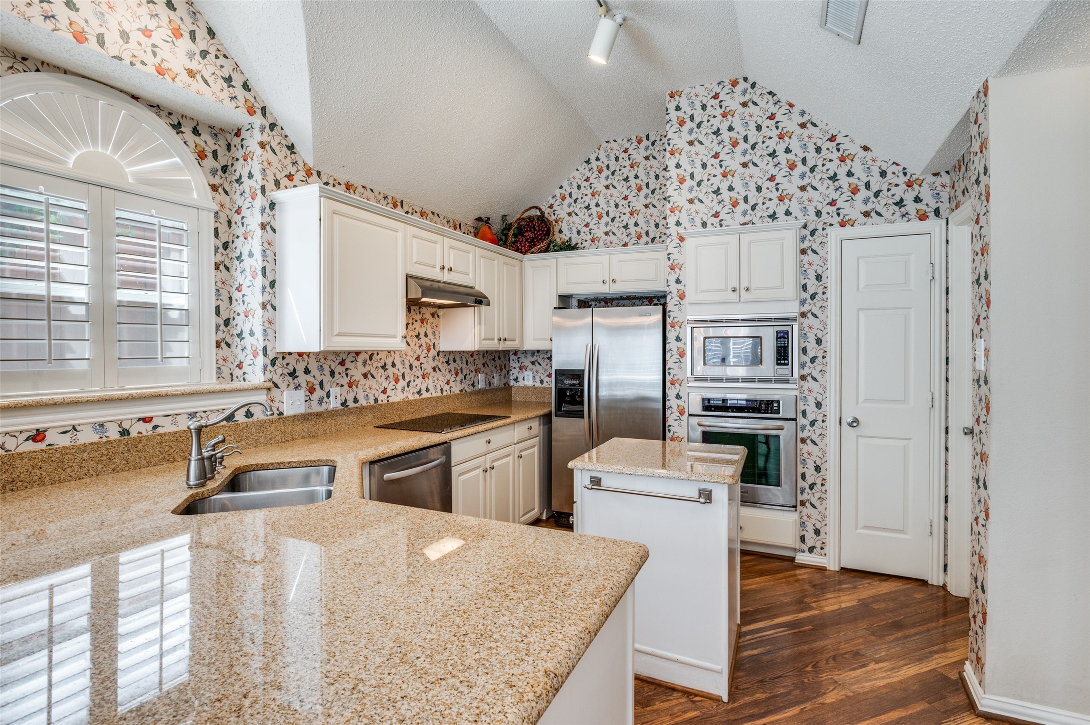 14596 Blueberry Court Addison TX 75001