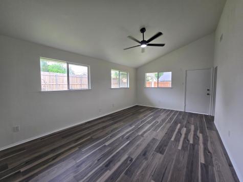 614 W Grenoble Drive Grand Prairie TX 75052