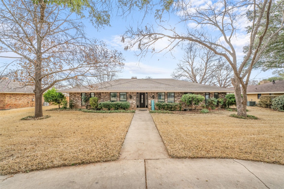 806 Brook Hollow Street Brownwood TX 76801
