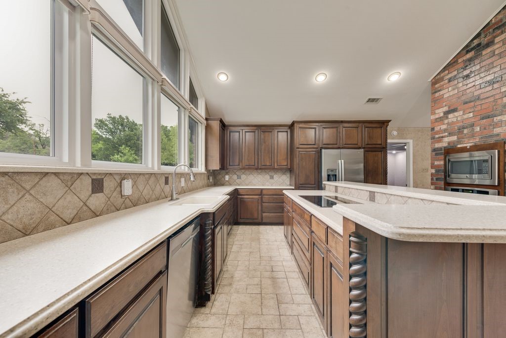 4500 Hacienda Drive Arlington TX 76017