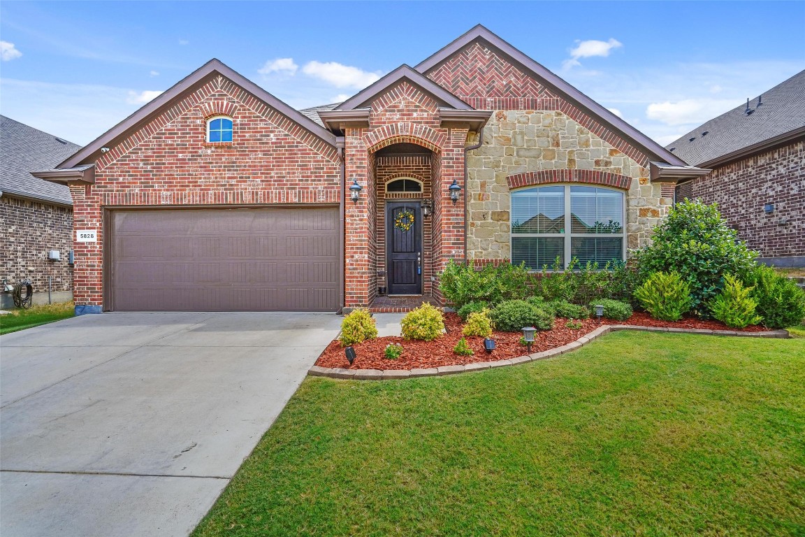 5828 Canyon Oaks Lane Fort Worth TX 76137