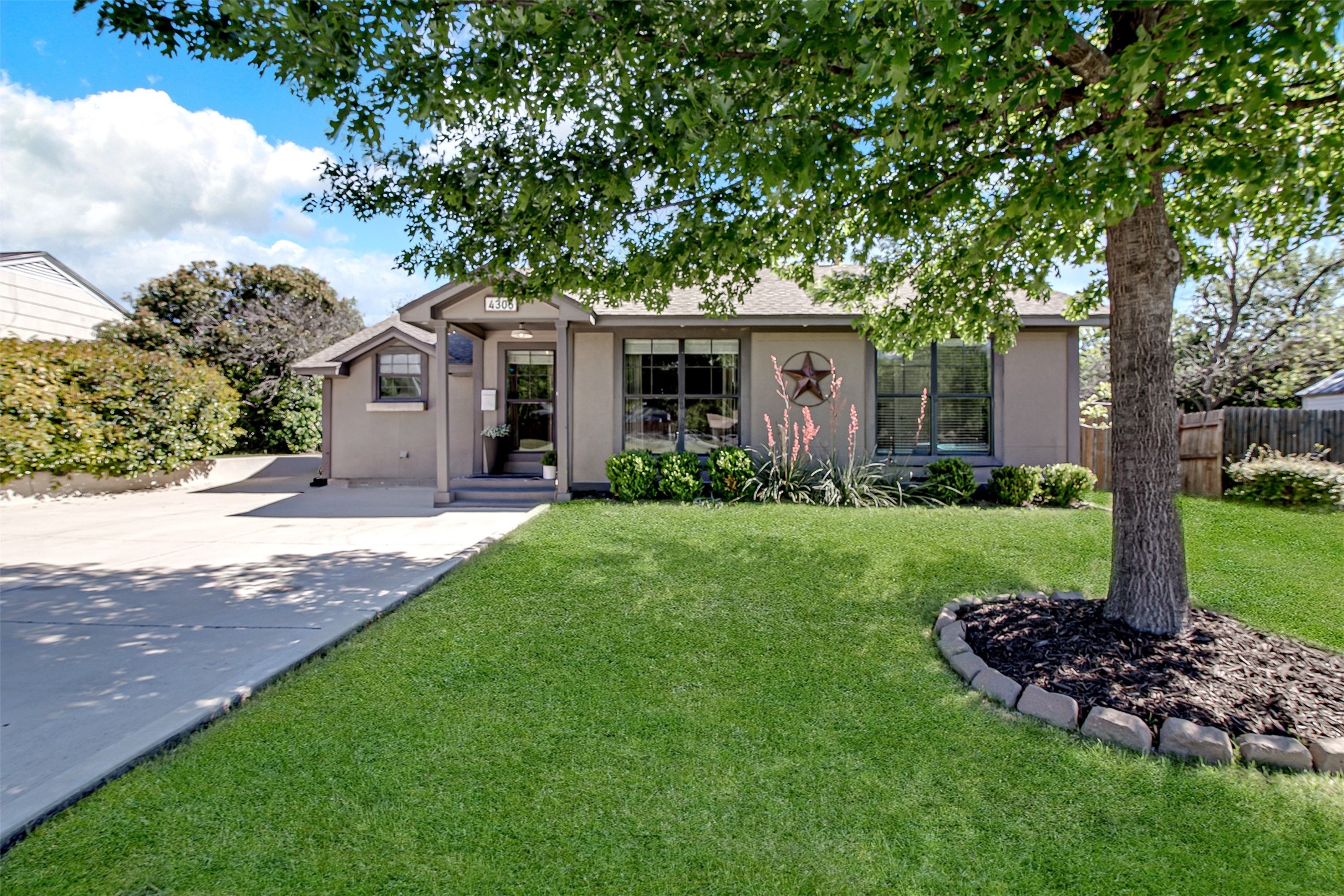 4305 Southwest Boulevard Fort Worth TX 76116