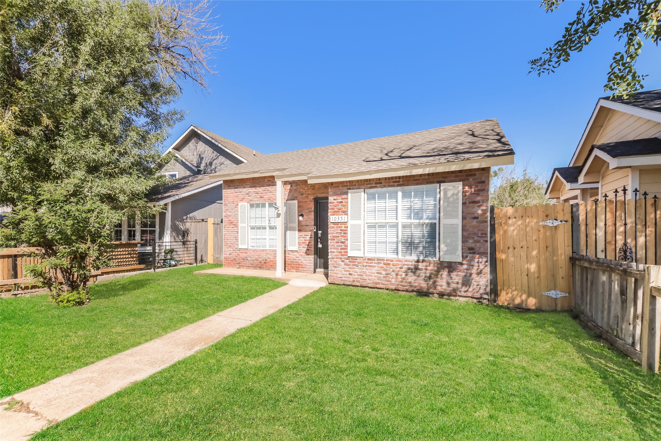 10351 Chelmsford Drive Dallas TX 75217
