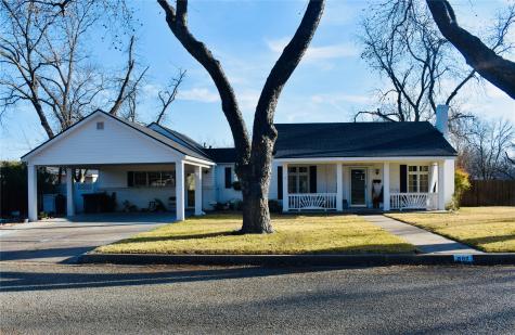 607 W 15th Street Brady TX 76825