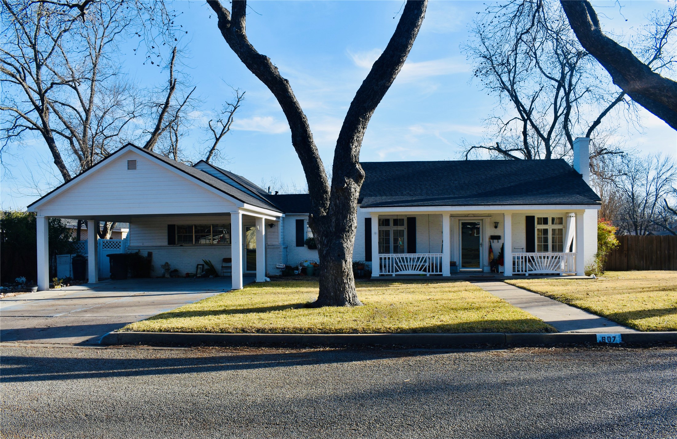 607 W 15th Street Brady TX 76825