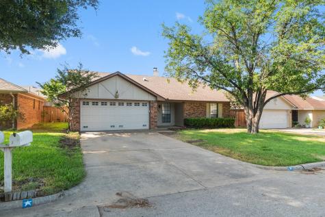 1621 N Bent Tree Trail Grand Prairie TX 75052