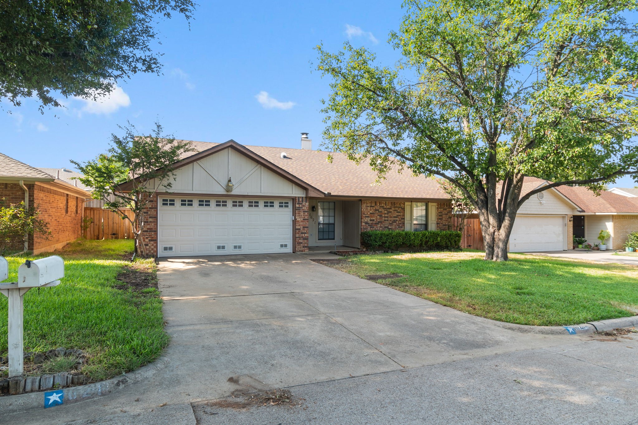 1621 N Bent Tree Trail Grand Prairie TX 75052