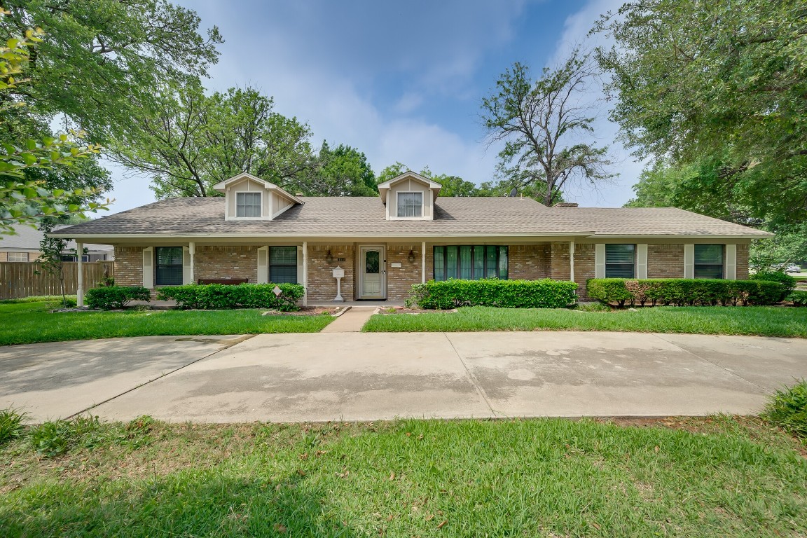 1016 Sleepy Hollow Drive N Irving TX 75061