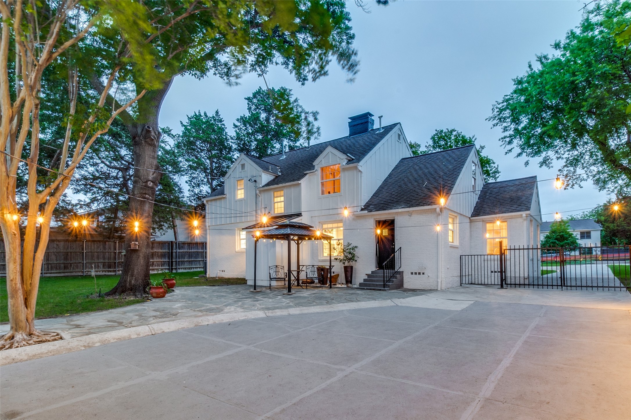 6867 Gaston Avenue Dallas TX 75214