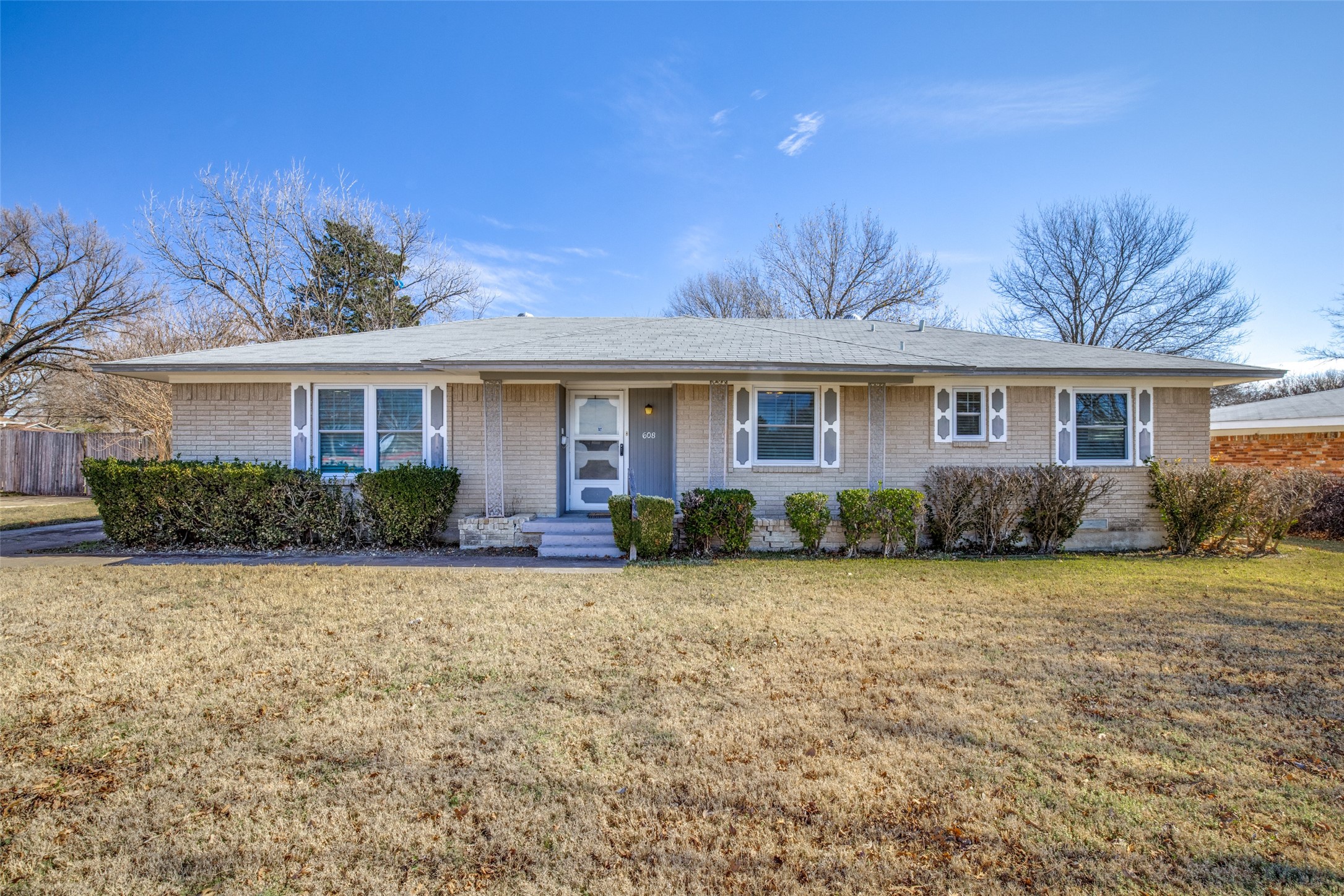 608 N Young Boulevard Desoto TX 75115