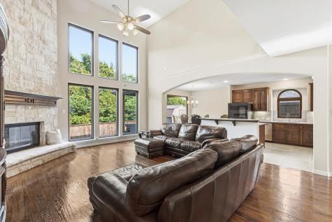 412 Shadow Creek Drive Desoto TX 75115