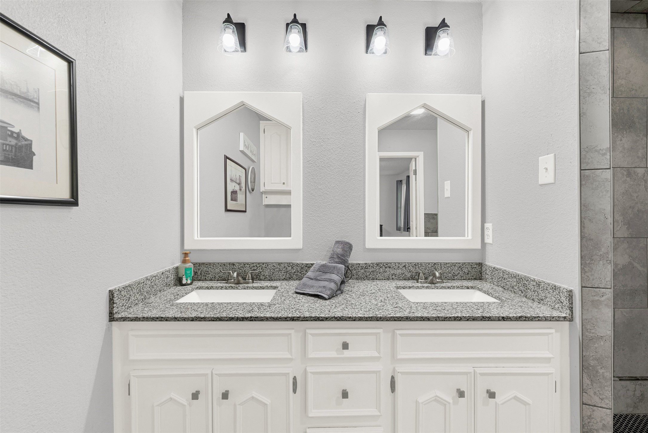 1105 Simpson Terrace Bedford TX 76021