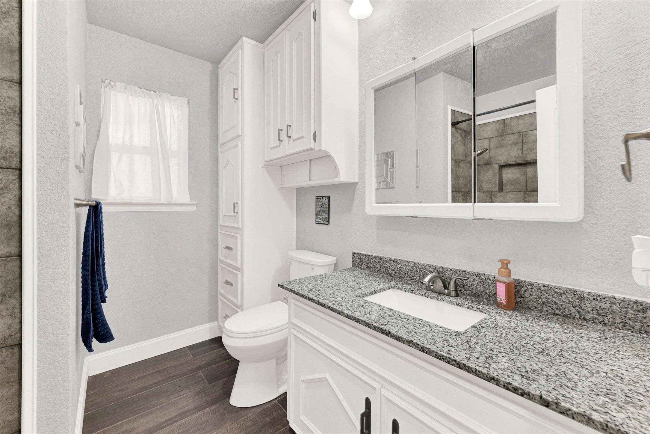 1105 Simpson Terrace Bedford TX 76021