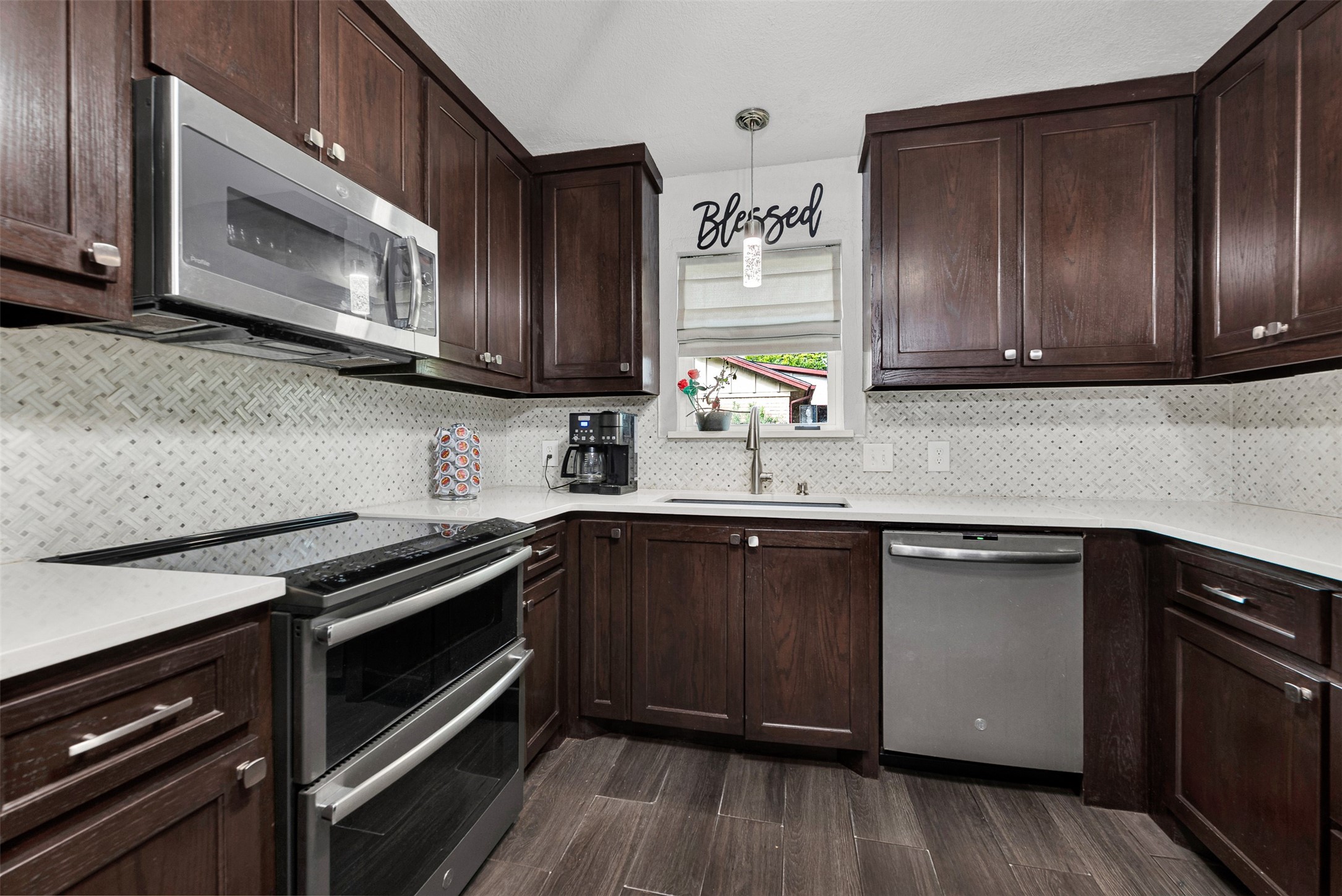 1105 Simpson Terrace Bedford TX 76021