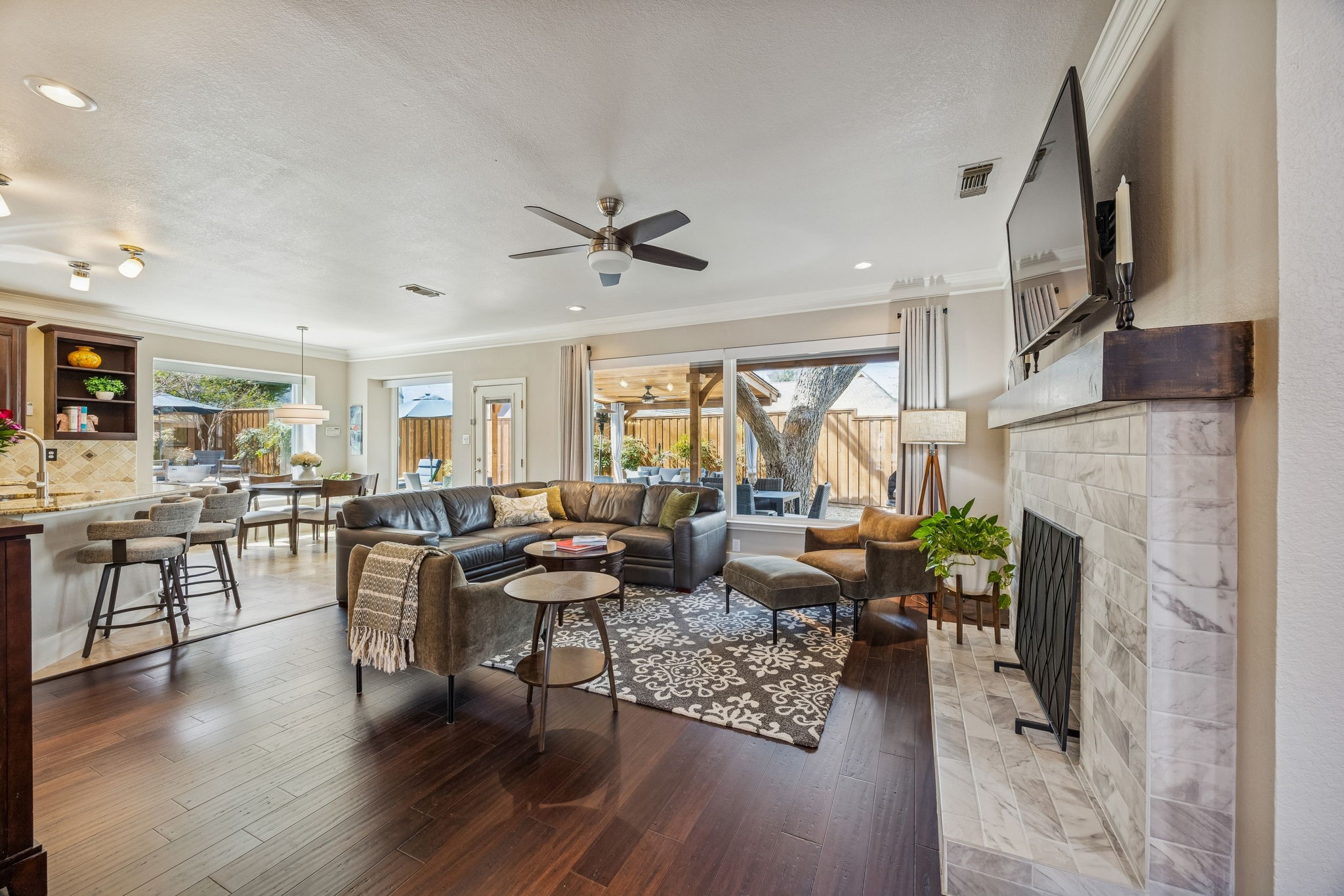 113 Lake Forest Court Garland TX 75044