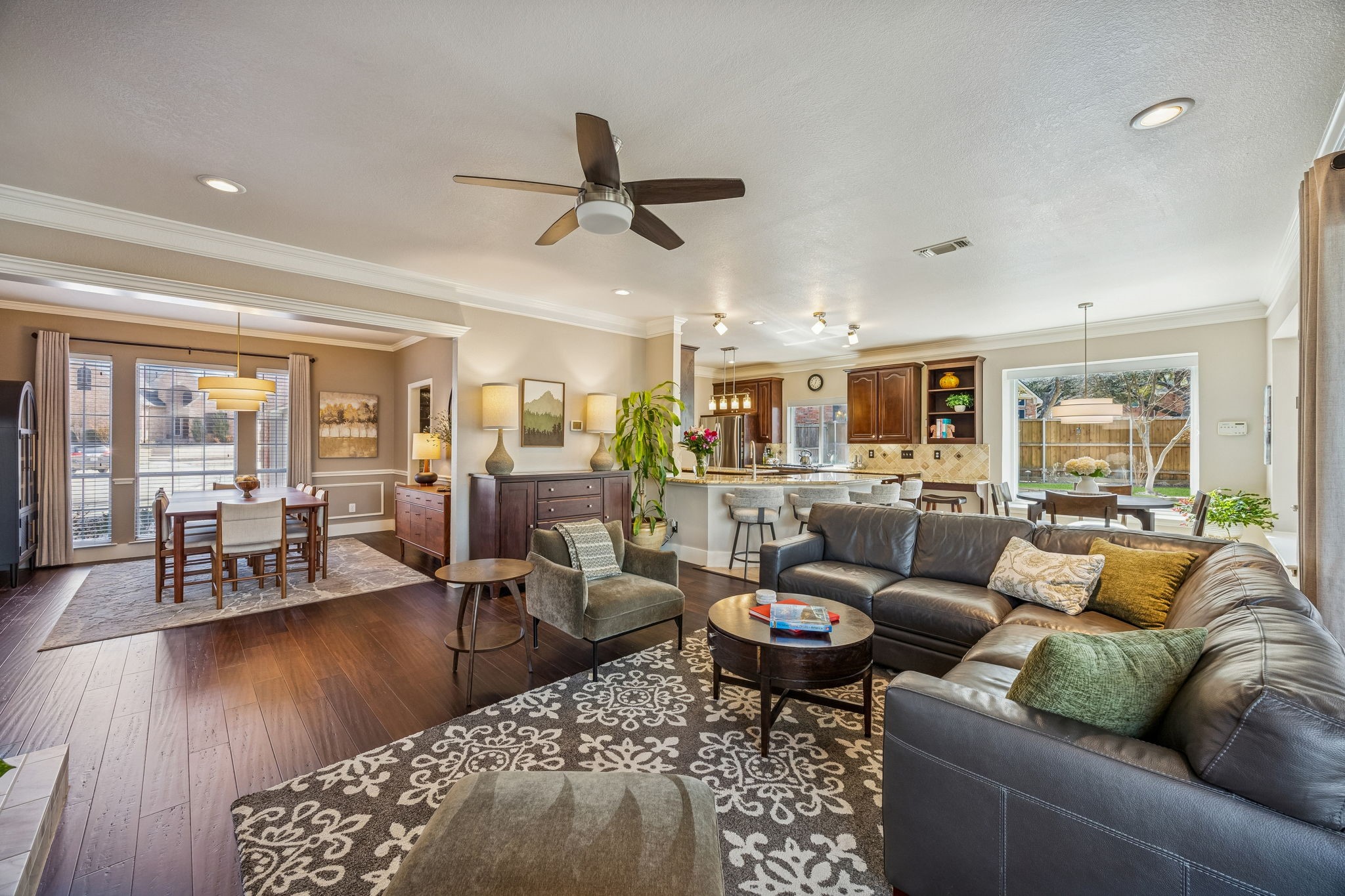 113 Lake Forest Court Garland TX 75044