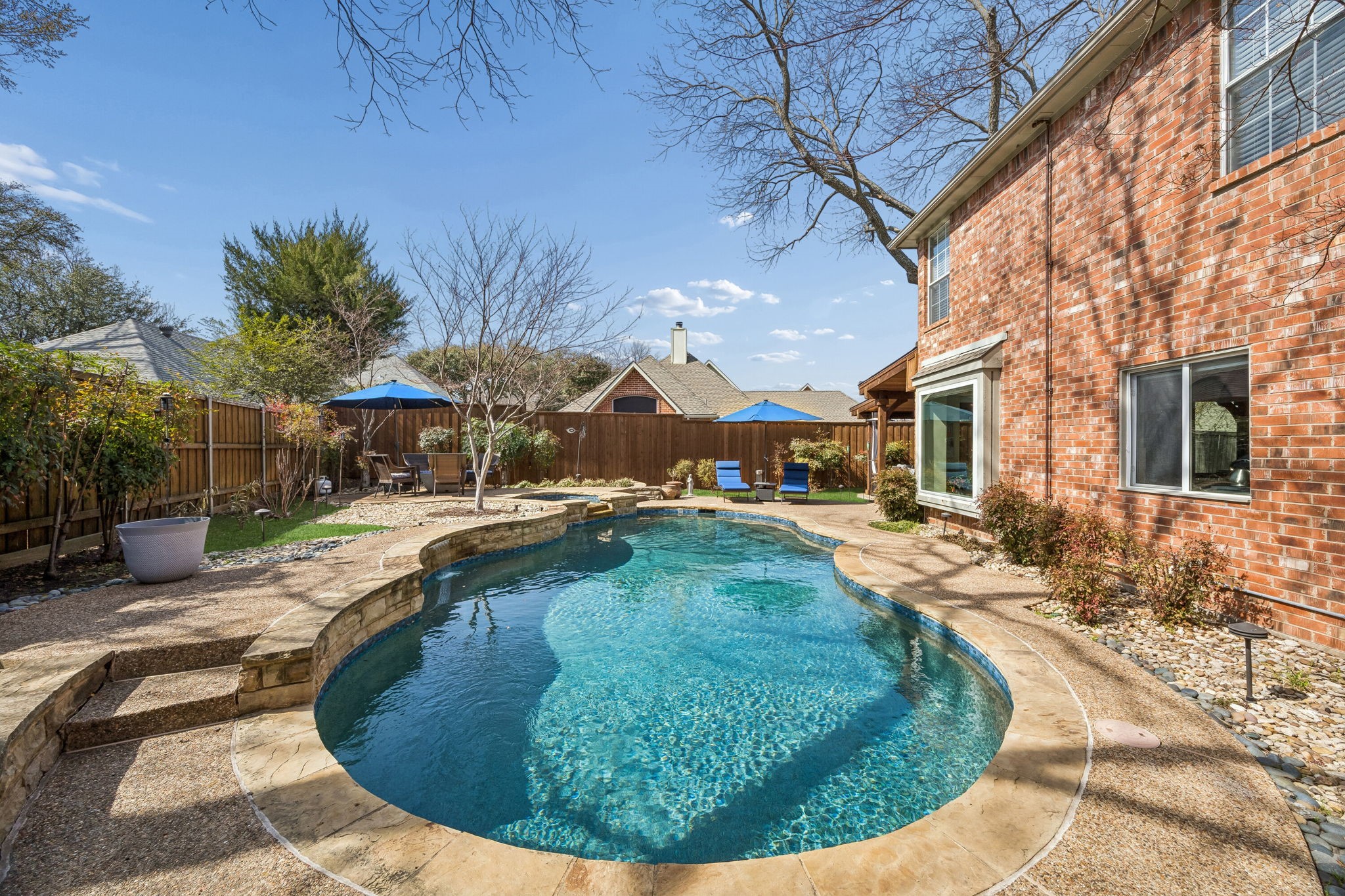 113 Lake Forest Court Garland TX 75044