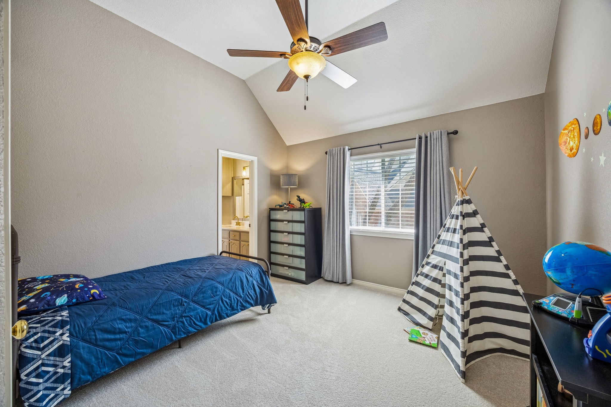 113 Lake Forest Court Garland TX 75044