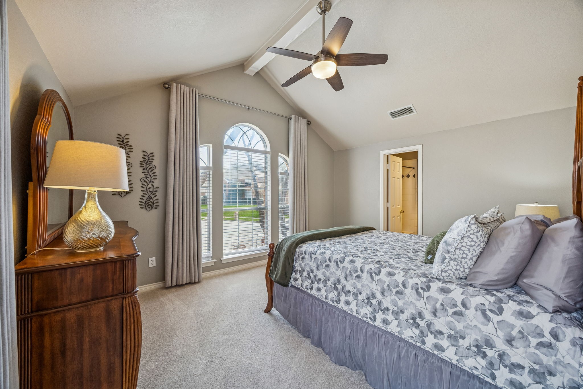113 Lake Forest Court Garland TX 75044