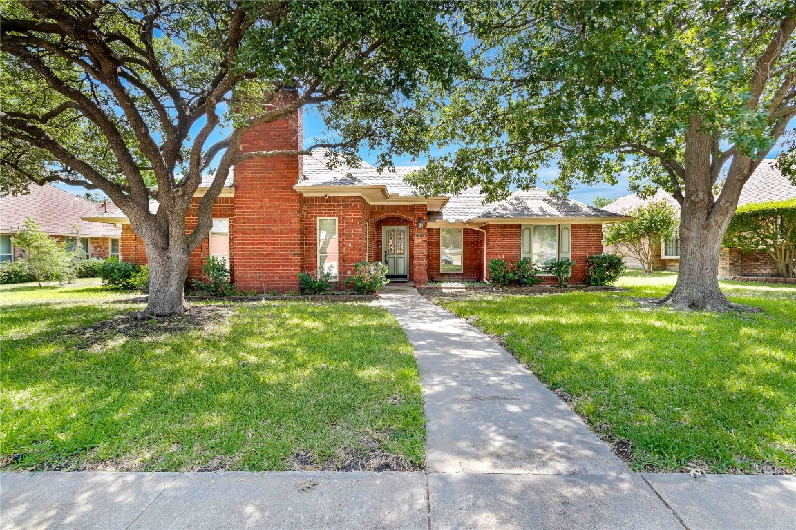 2710 Ridgeview Lane Garland TX 75044