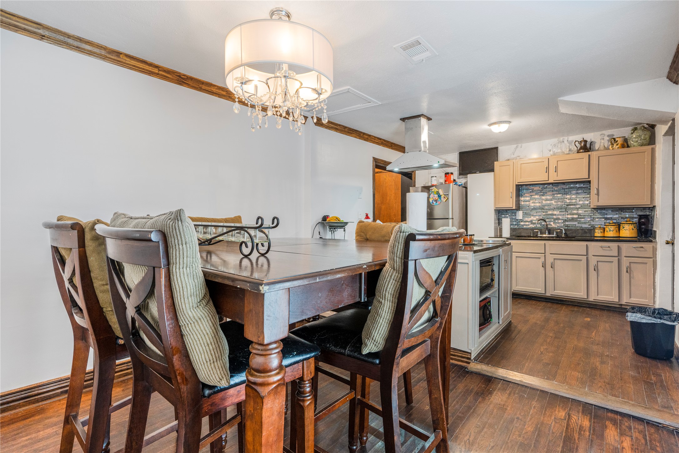 548 Elston Drive Dallas TX 75232