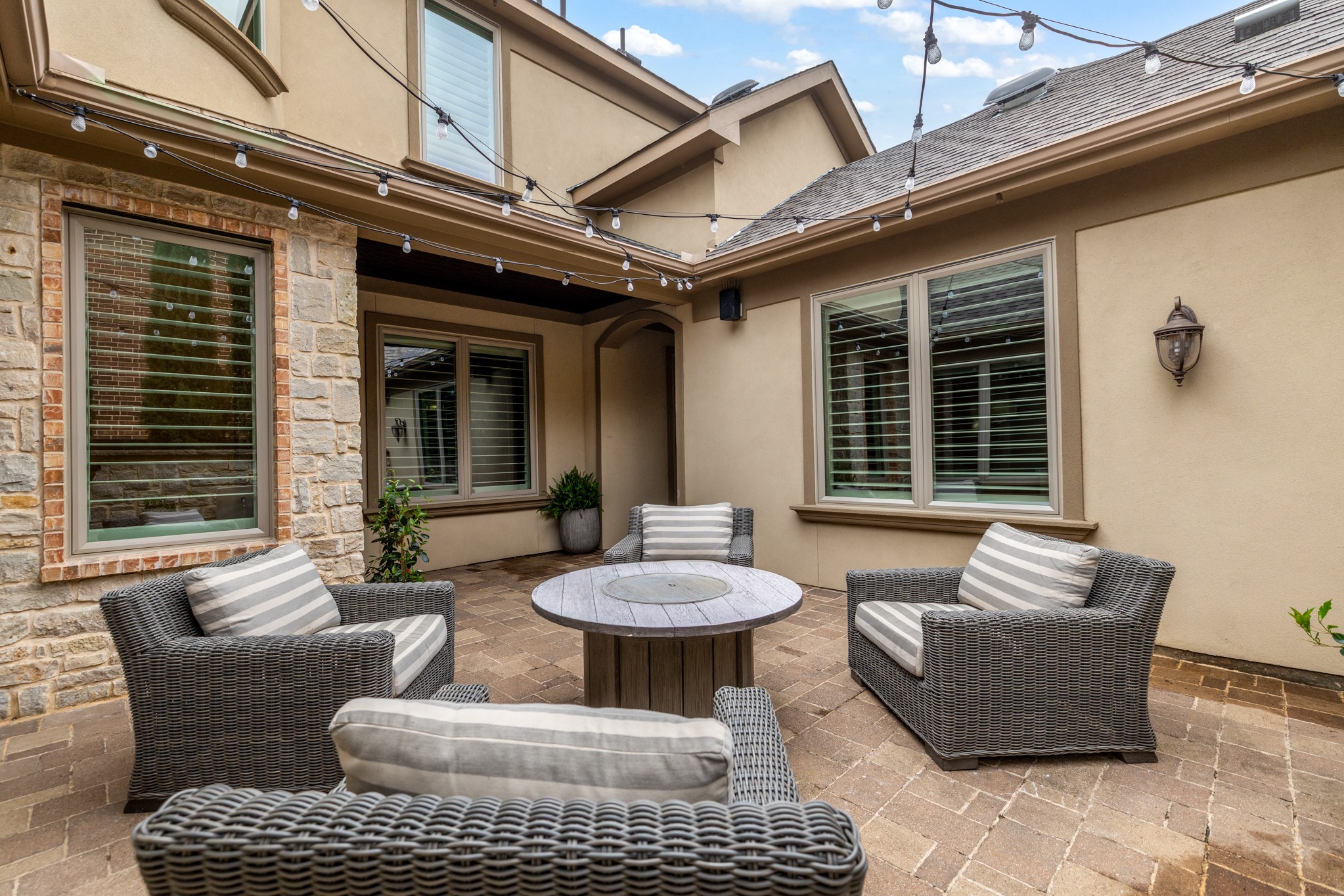 1245 Blue Lake Boulevard Arlington TX 76005
