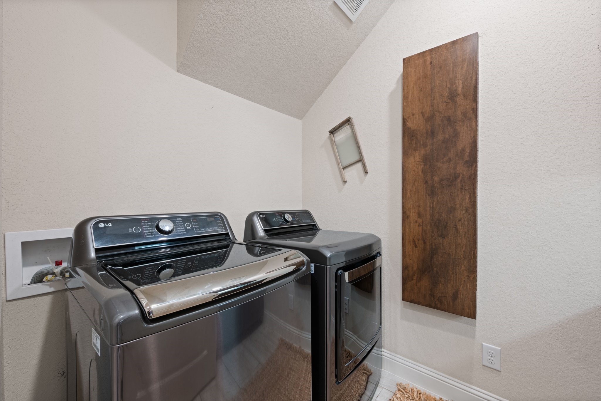408 Blue Daze Court Burleson TX 76028