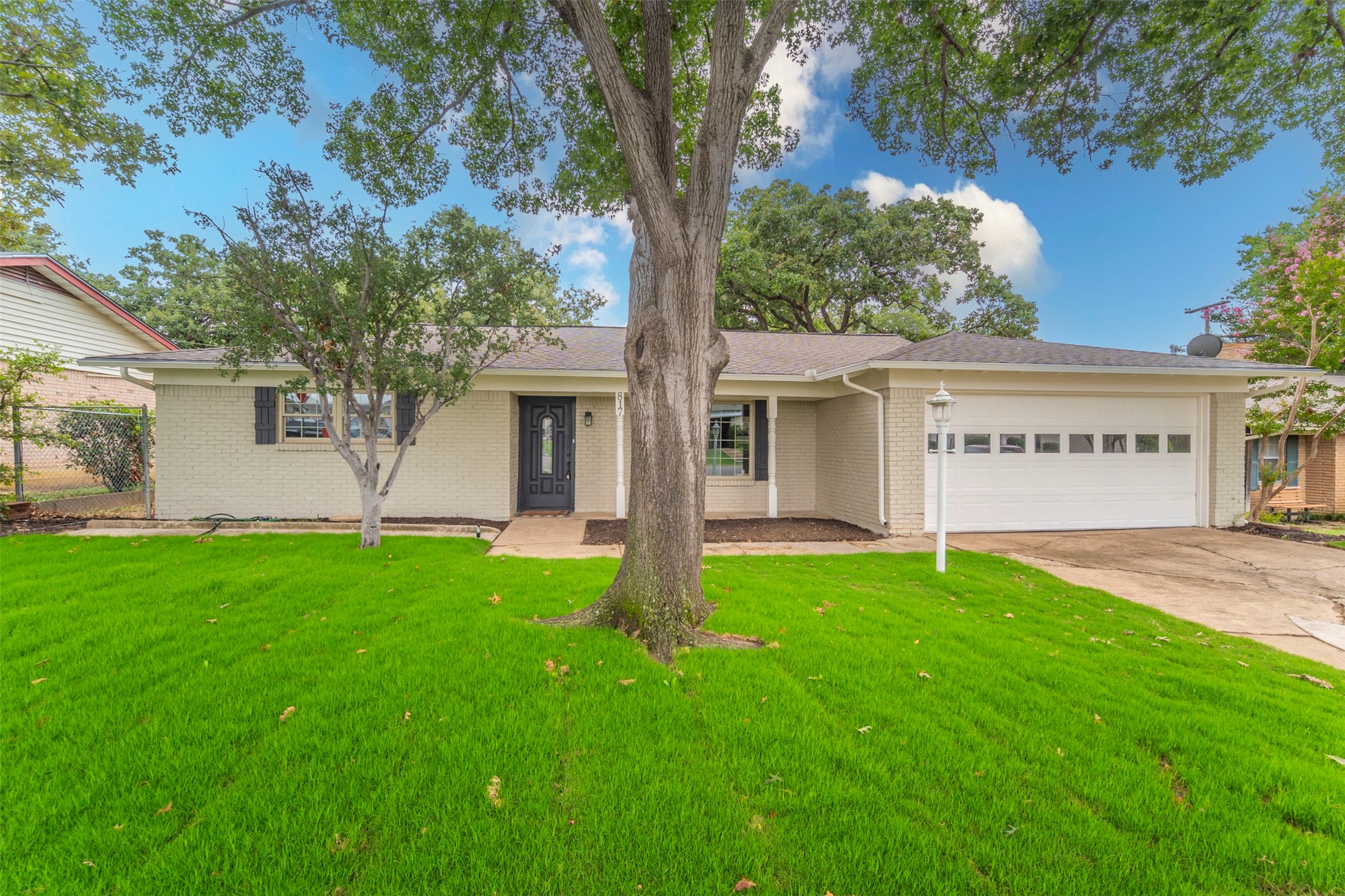 817 W Redbud Drive Hurst TX 76053