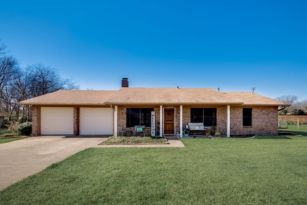 211 N Kemp Street Mabank TX 75147