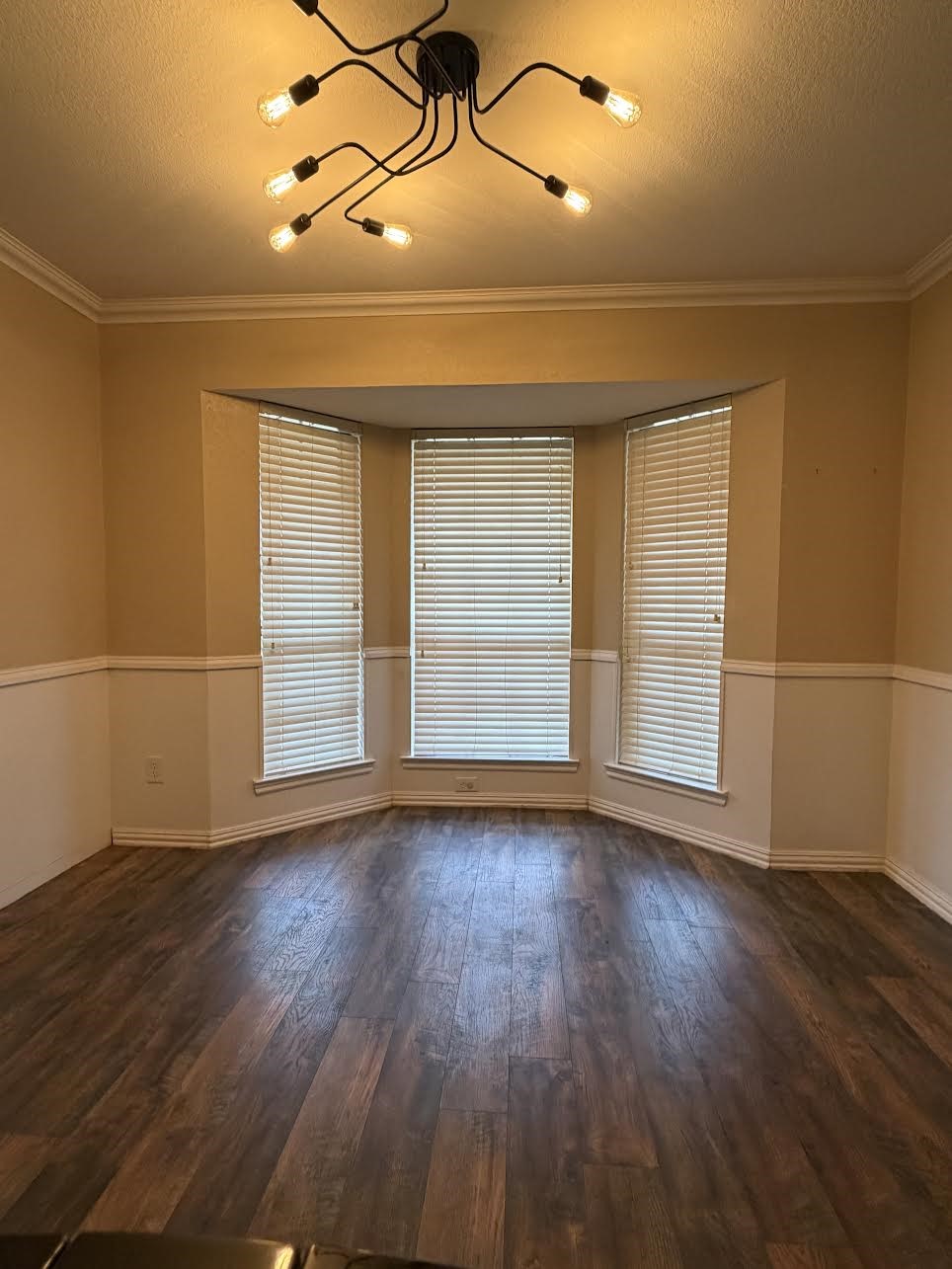 200 Red Oak Creek Drive Oak Leaf TX 75154