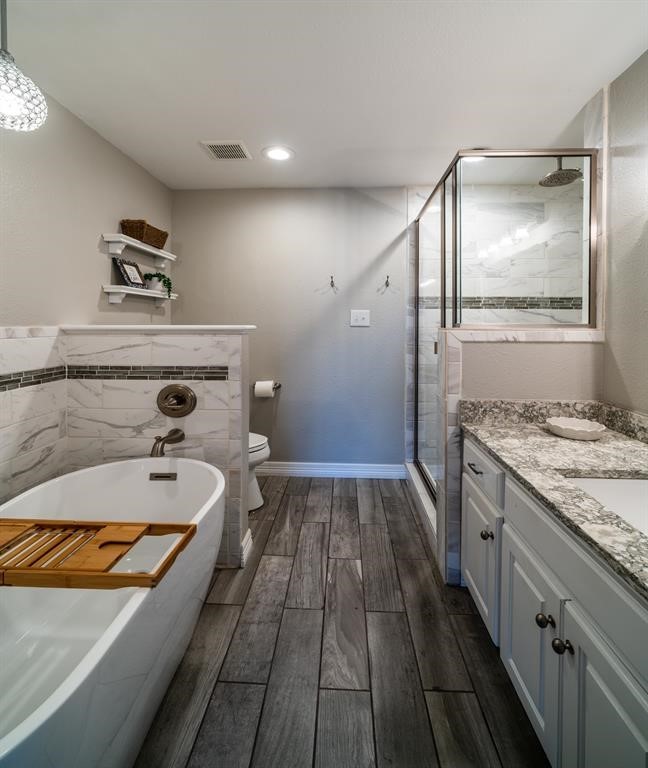 200 Red Oak Creek Drive Oak Leaf TX 75154