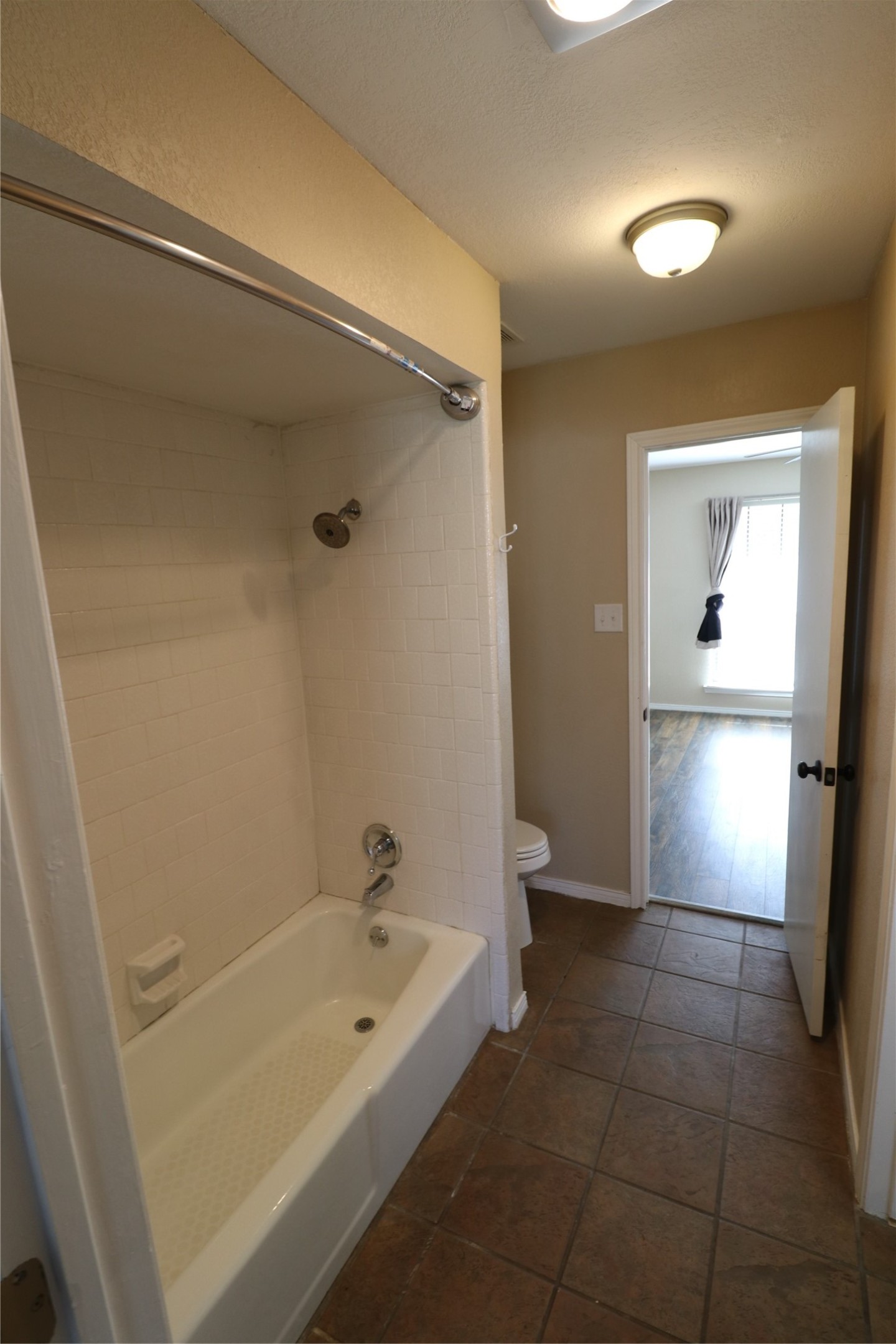 200 Red Oak Creek Drive Oak Leaf TX 75154