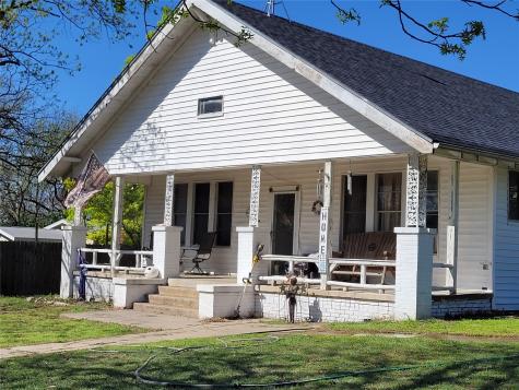 704 W Walcott Avenue Comanche TX 76442